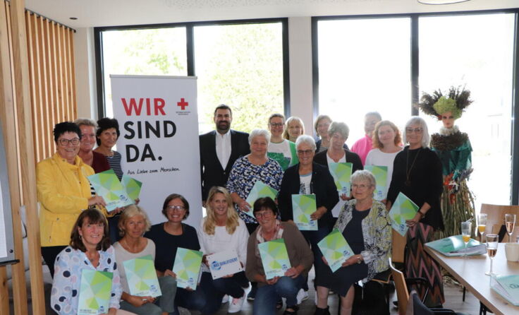 Die Absolventen freuen sich über ihren Erfolg. (Foto: EK Ried)