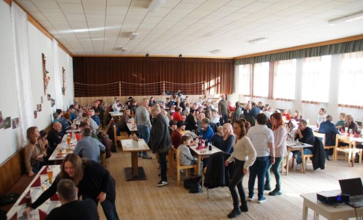 Das Familientreffen im Saal des Kirchenwirtes in Rainbach. (Foto: privat)