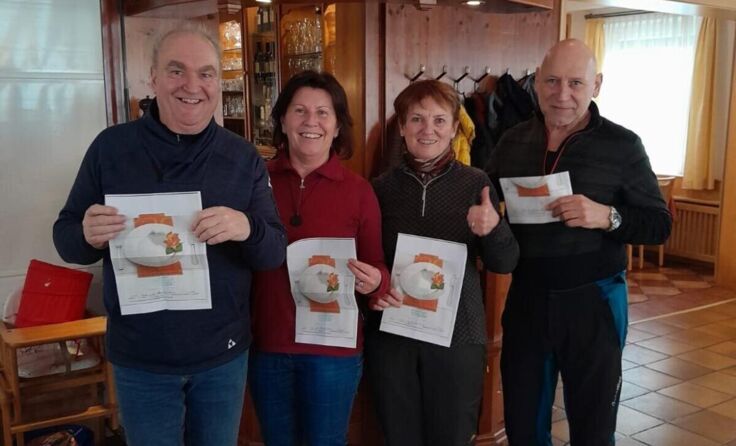 Die Sieger: Pepi Vorhauer, Verena Friedwagner, Vroni und Georg Pointecker (Foto: privat)