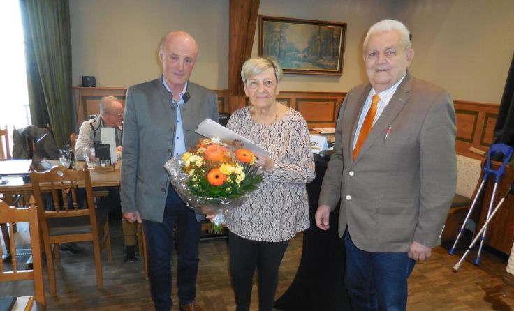V. l.: Sepp Schachner, Waltraud Hafergut und Otto Straßl (Foto: Seniorenbund)