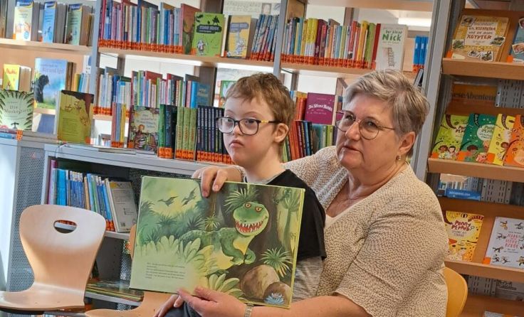 Maria Rothner beim Vorlesetag in der Stifter-Schule (Foto: privat)