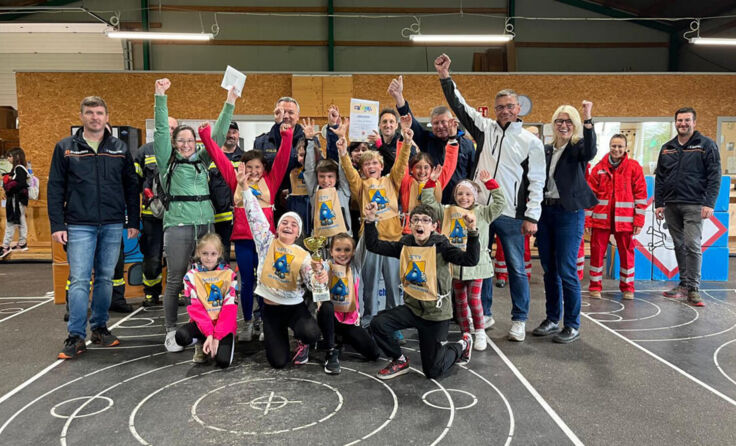 Die Volksschüler freuen sich über den Sieg. (Foto: Zivilschutzverband)