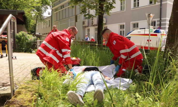 Realitätsnahe Großübung der Gruppenkommandanten (Foto: RK Ried/Nagl)