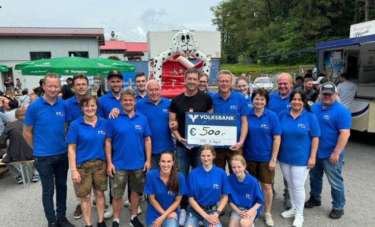 Die FPÖ-Ortsgruppe St. Aegidi bei der Scheckübergabe (Foto: FPÖ)