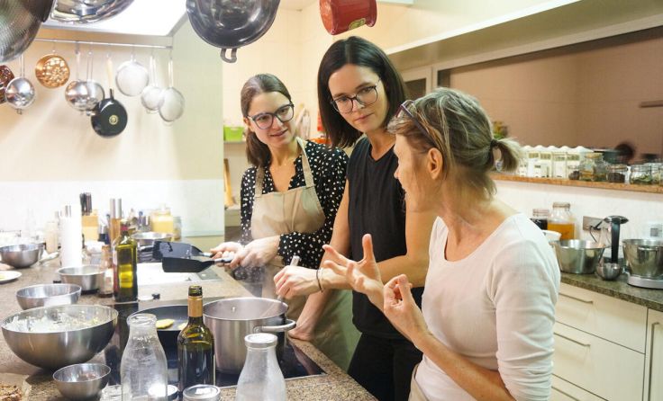 Heide Maria Vendler in ihrer Schauküche (Foto: KEM Inn-Hausruck)