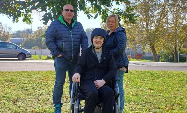 Familie Preish mit ihrem Sohn Julian (Foto: privat)