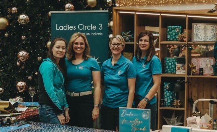 Die Ladies beim Einpackstand in der Weberzeile (Foto: LC3)