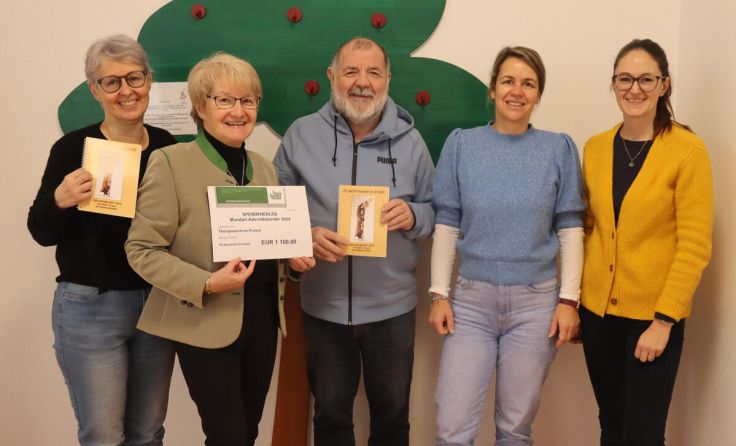 Leiterin Michaela Cilensek (li.) freut sich über die großzügige Unterstützung. (Foto: TZ Pramet)