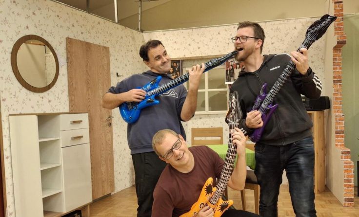 Beste Unterhaltung ist mit den Darstellern garantiert. (Foto: Theatergruppe Raab)