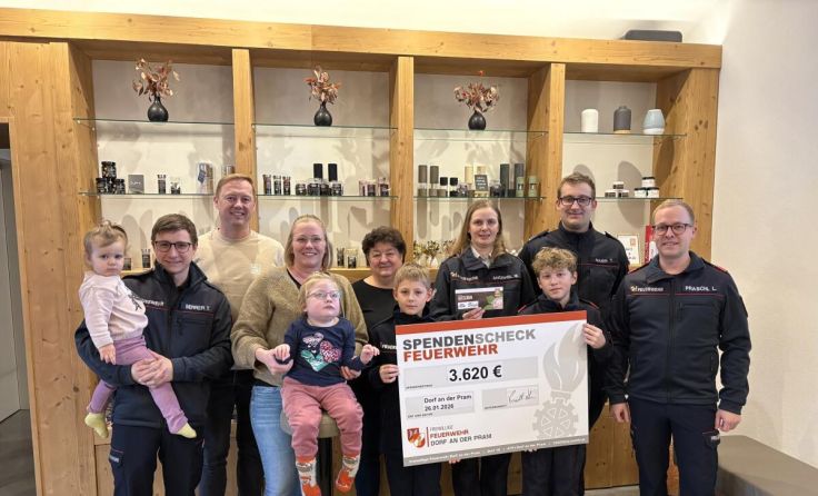 Familie Mittermair freut sich über die großzügige Spende. (Foto: privat)