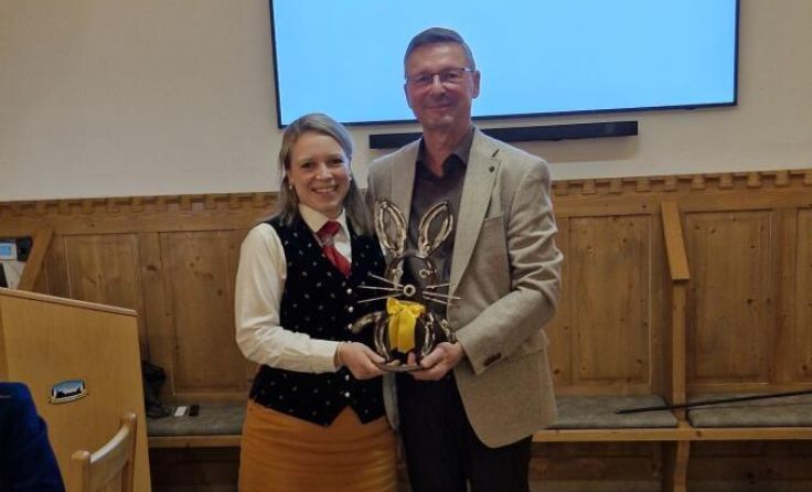 Julia Siegel mit Bürgermeister Roland Pichler (Foto: Wundsam)