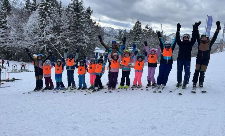 Sowohl die Kinder als auch die Betreuer hatten viel Spaß auf der Piste. (Foto: privat)
