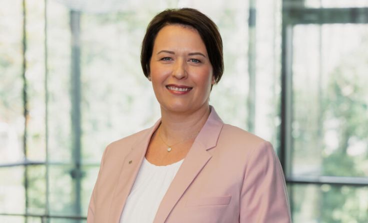 Dagmar Inzinger-Dorfer ist Vorständin der Raiffeisenbank Region Ried. (Foto: Klugsberger)