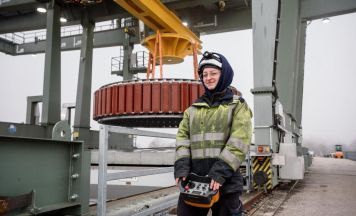 Obernberger Kranführerin beweist höchste Präzision