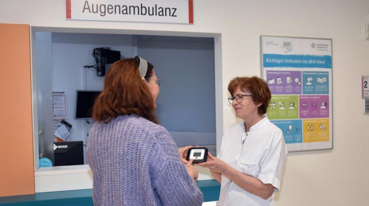 Patienten-Pager verbessern Service und Abläufe in der Rieder Augenambulanz