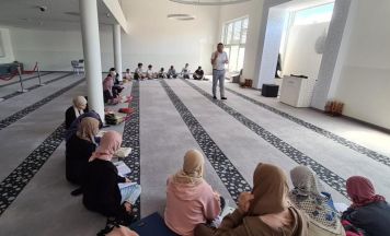 Franziskushaus Ried lädt zu zwei Exkursionen unter dem Titel Zwischen Minarett und Plenarsaal ein