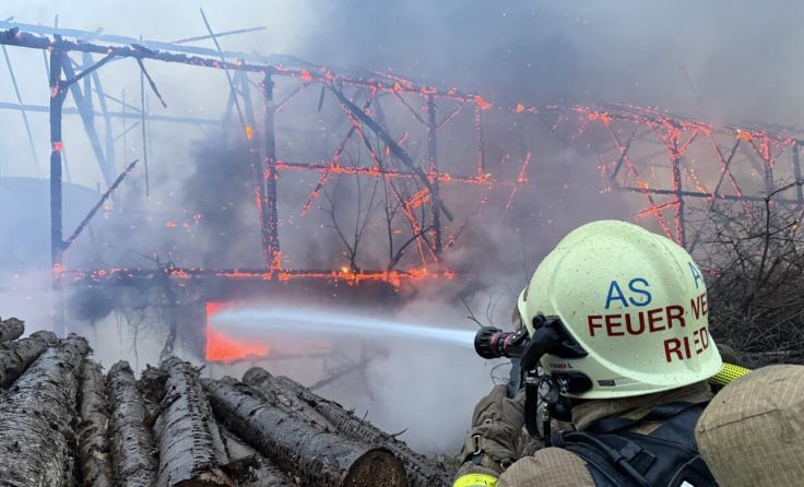 Die Feuerwehr Ried bei einem Brandeinsatz (Foto: FF Ried)