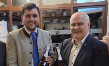 Mösenbacher folgt Dim als FP-Stadtparteiobmann in Ried