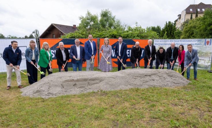 Vertreter aus Politik und Wirtschaft beim Spatenstich (Foto: Land OÖ/Andreas Krenn)