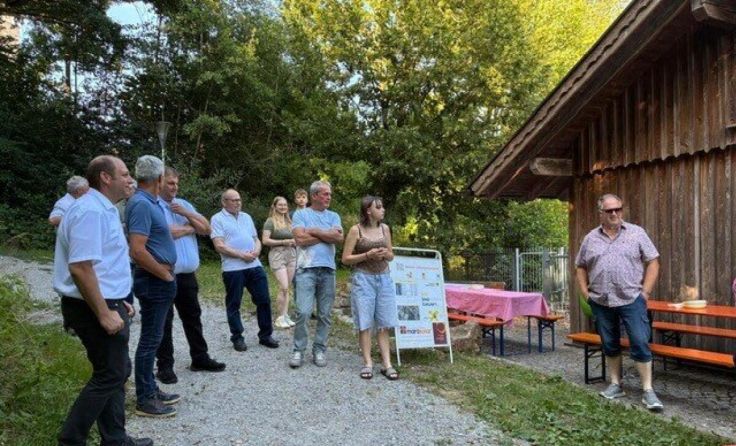 Eröffnung des Bienen-Lehrpfades (Foto: privat)