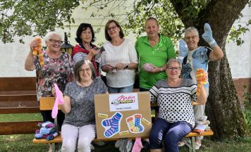 100 Paar Socken für das Rieder Spital