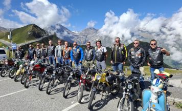 Peterskirchner Moped-Gruppe nach zehn Jahren wieder am Großglockner
