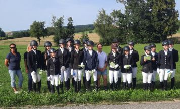 Weiße Fahne bei Reiterprüfungen in Waldzell