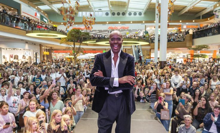Bruce Darnell begeisterte das Publikum bei der Shopping Night. (Foto: Andreas Kolarik)