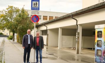 Neue Schulstraße vor dem Rieder Gymnasium