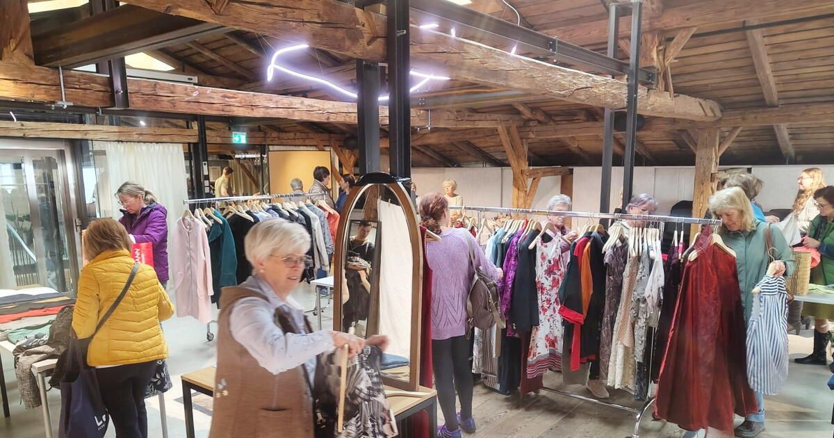 Kleidertauschmarkt in der Giesserei in Ried