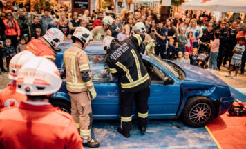 Mitmachstationen und Live-Vorführungen beim Blaulichttag in Ried