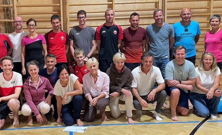 Die Teilnehmer:innen des Workshops "vegetatives Training" (Bildrechte: Gesunde Gemeinde Eidenberg)