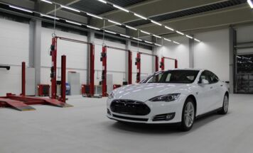 Tesla eröffnet Service Center in Traun