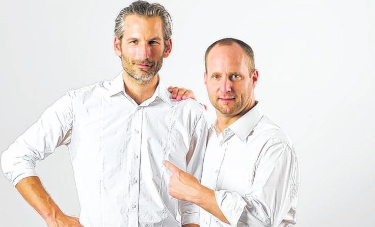 Spitzenkandidat Lorenz Potocnik mit Bundes-Chef Matthias Strolz Foto: NEOS
