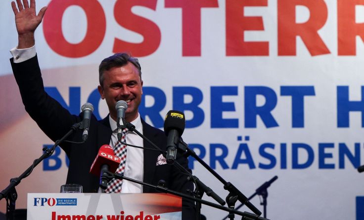 Norbert Hofer leigt laut aktuellen Hochrechnungen bei der Hälfte der Stimmen Foto: Vowe