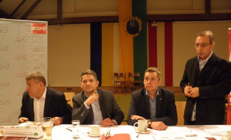 KR SPÖ Bezirksparteiobmann Josef Wiesinger moderierte den Abend