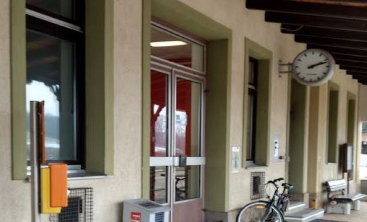 Bahnhof Horn und Fahrkartenautomat
