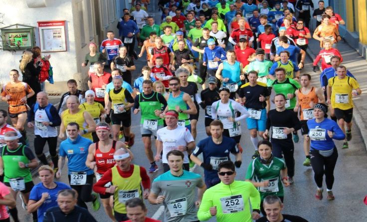 Die Naturfreunde laden zum traditionellen Silvesterlauf. Foto: Franz Schwab/NF Gresten