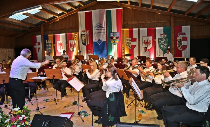 Auftakt der Salinenmusikkapelle Foto: Hörmandinger