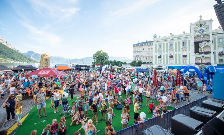 Tausende Besucher beim Familienfest am Rathausplatz Foto: Gmundner Milch