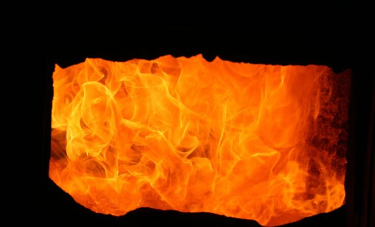 Brandvorfall aufgrund von nachglühender Asche*Symbolfoto: Wodicka