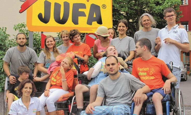 Ein gemeinsames Gruppenfoto der Urlauber samt Betreuer