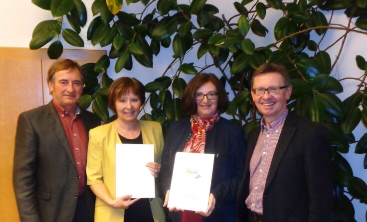 (V.l.) Schulleiter Erich Max Meier, Erika Riedl, Diethilde Bauer und RR, PSI Franz Weinberger.