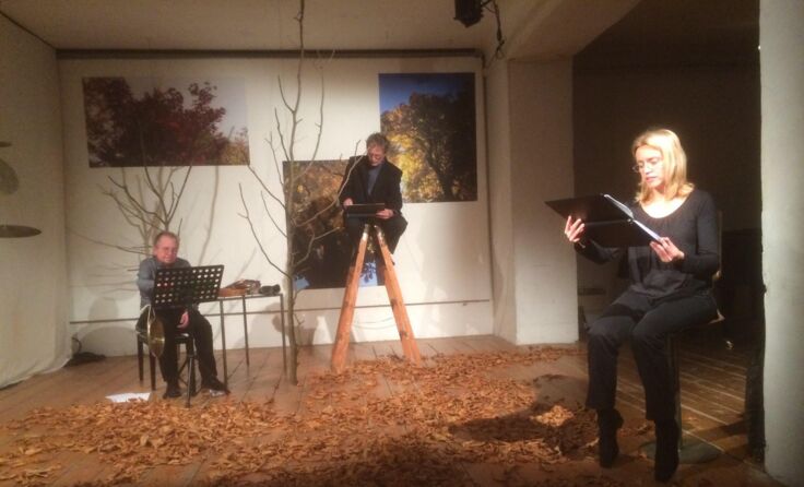 Der Musiker Oskar Aichinger, die Schauspieler RRemi Brandner und Roswitha Meyer (v.l.)