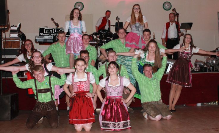 Die Landjugend Ludweis-Aigen feierte Ball 