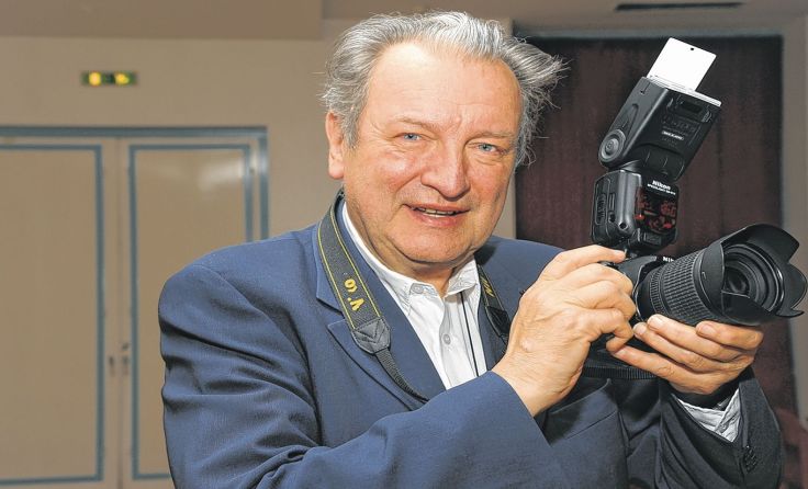 Pfarrer Grünstäudl hat bereits locker eine Million Fotos gemacht Foto: W. Zarl