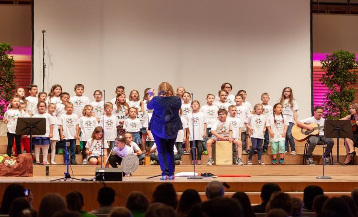 Gruppenfoto der talentierten Volksschüler samt Pädagogen Fotos: Sonja Mader 