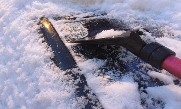 Fahrzeug von Schnee und Eis befreien. Foto: ÖAMTC/Gurtner