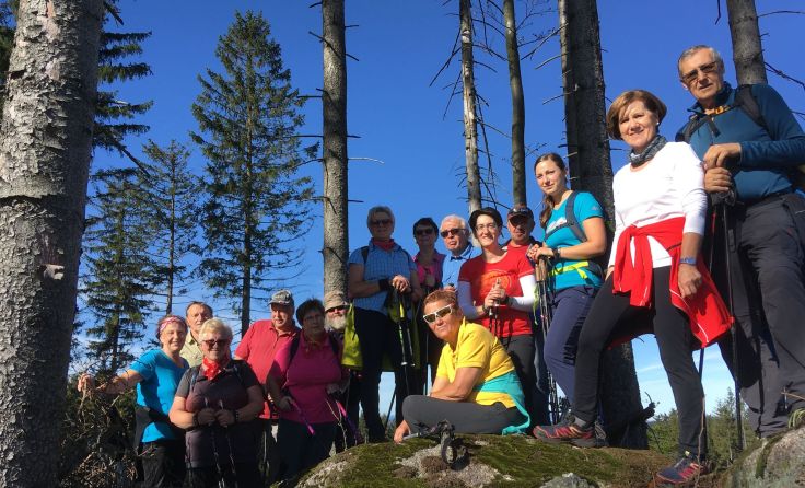 Herrliches Herbstwetter und gute Laune bei der Gemeindewanderung Foto: Dunja Quast