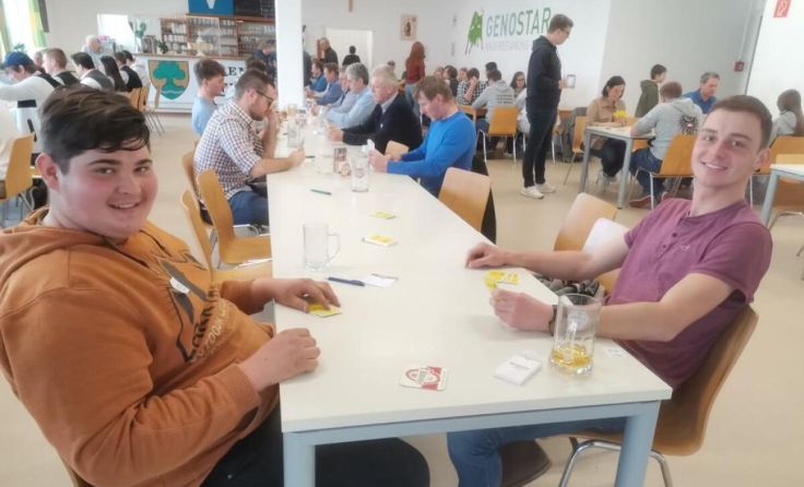 Gute Laune beim Schnapsturnier (Foto: Landjugend Bezirk Ybbs)